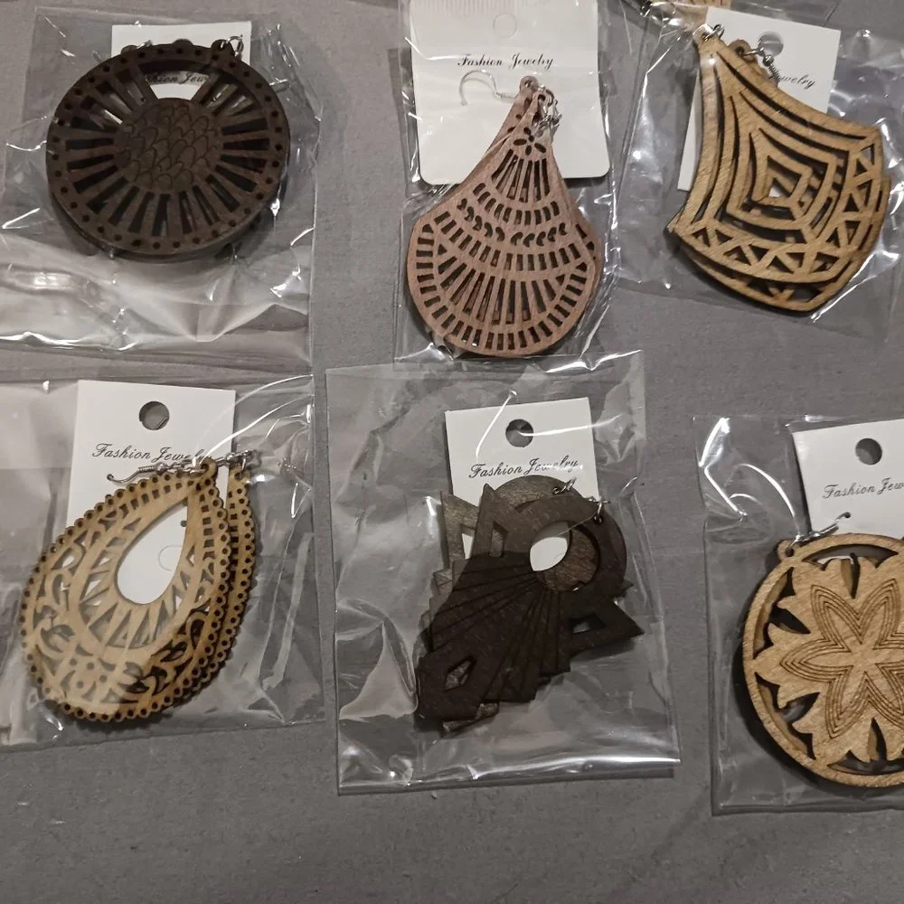 NWT!!! Handmade Wooden Earrings Bundle (14prs) - Picture 12 of 16